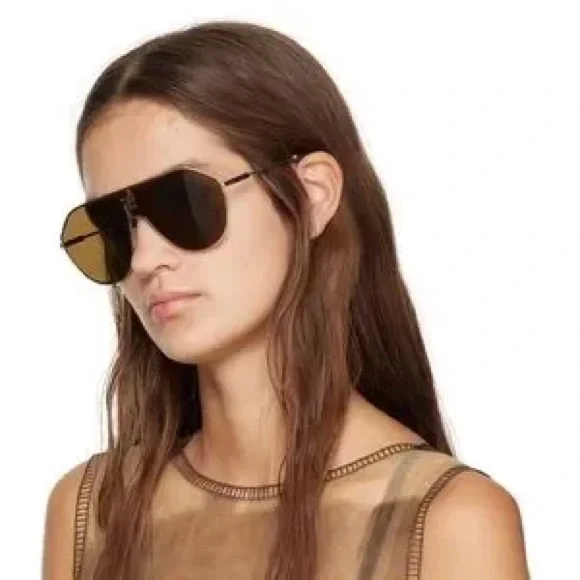 New Authentic Fendi Brown Pilot Unisex Sunglasses FE40080U 30E 65. - Picture 4 of 16